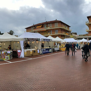 San Bartolomeo al Mare: grande successo fino a stasera per la Fiera della Candelora (foto)