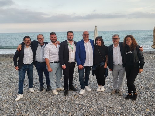 Vallecrosia: ha trionfato il 'civismo' e Fabio Perri è il nuovo sindaco, ora cosa accade al centrodestra ponentino? Vallecrosia: ha trionfato il 'civismo' e Fabio Perri è il nuovo sindaco, ora cosa accade al centrodestra ponentino?