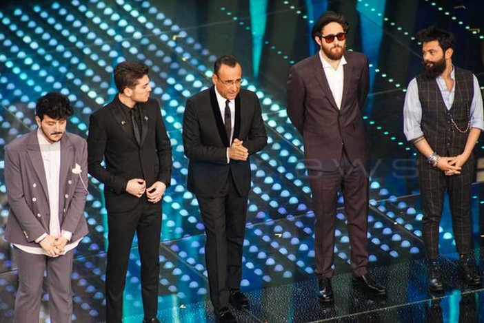 Stasera si decide il vincitore delle Nuove Proposte di #Sanremo2017