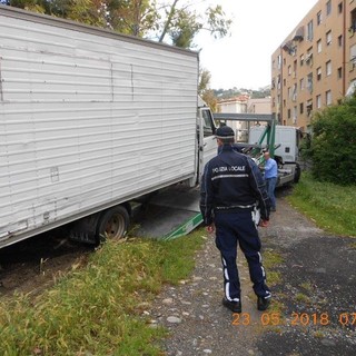 Sanremo: con la rimozione dell'ultimo mezzo ancora in zona, liberata totalmente area di via Lamarmora