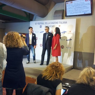 Sanremo 2013: Bocelli canterà accompagnato dal figlio: "Questo palco che ci ha diviso 18 anni fa ora ci unisce" Sanremo 2013: Bocelli canterà accompagnato dal figlio: "Questo palco che ci ha diviso 18 anni fa ora ci unisce"