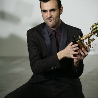 Festival di Sanremo: grande bocciatura dell’Accademia del Galateo per il primo classificato, Marco Mengoni