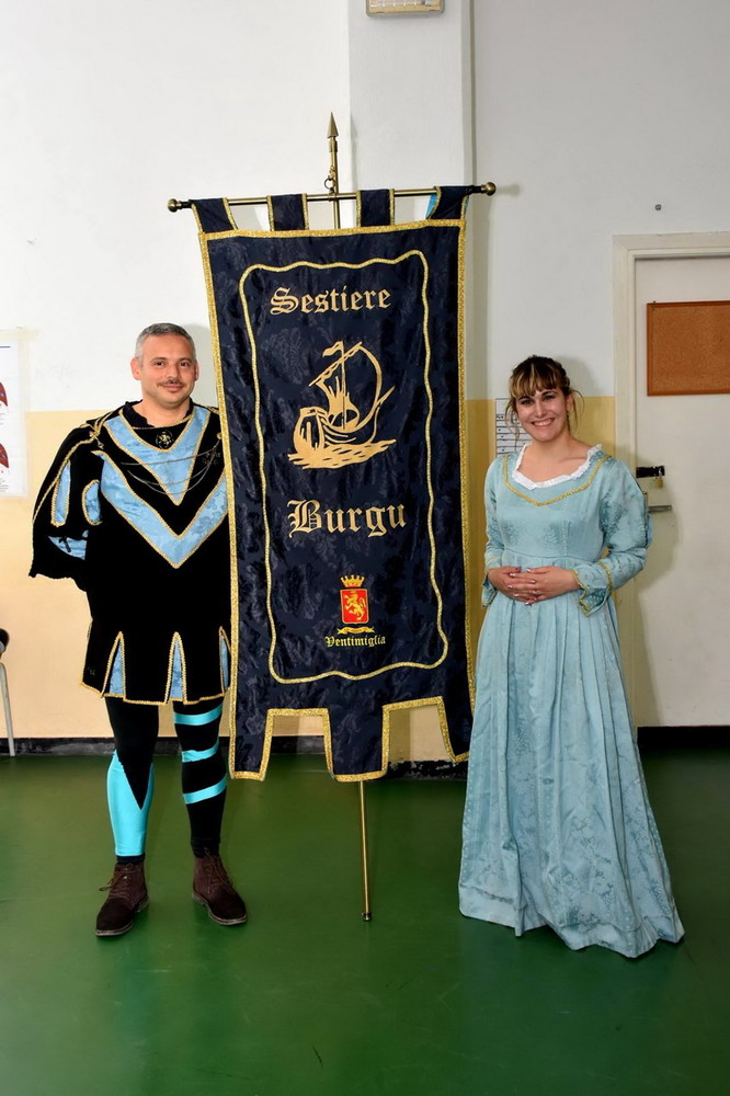 Apricale: domenica prossima, 'Quattro passi nel medioevo' al suono dei tamburini ed esibizione di sbandieratori