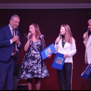 Sanremo 2024. Claudio Brachino e Fabrizio Venturi aprono le scene del Festival della Canzone Cristiana