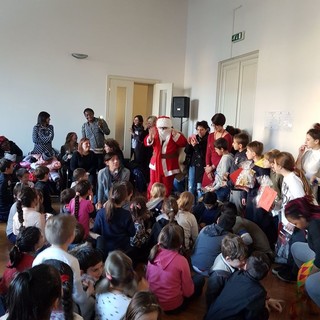 Imperia: al Cremlino la tradizionale festa di natale per i bimbi dei doposcuola comunali Imperia: al Cremlino la tradizionale festa di natale per i bimbi dei doposcuola comunali