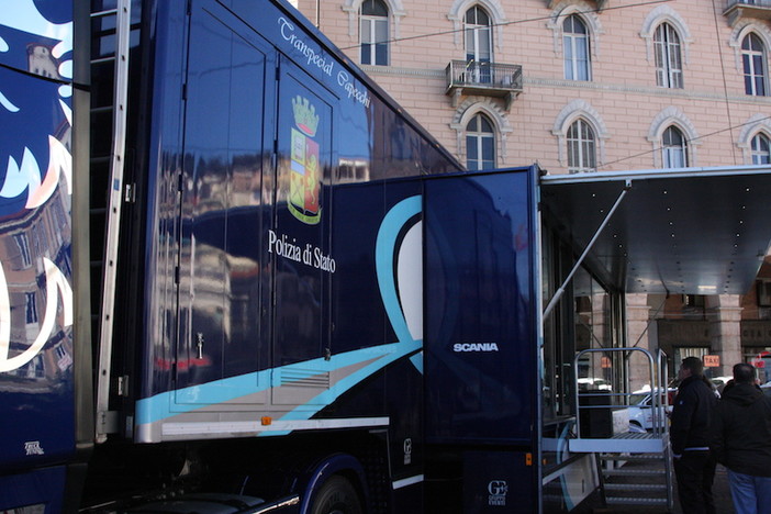 #sanremo 2014: i video di 'Una vita da social', i video della bella iniziativa della Polizia di Stato per il Festival #sanremo 2014: i video di 'Una vita da social', i video della bella iniziativa della Polizia di Stato per il Festival