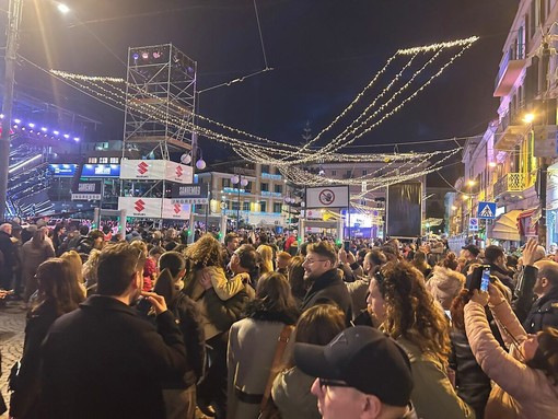 Festival di Sanremo, opportunità irrinunciabile o problema strutturale? Un dibattito necessario oltre slogan e tifoserie