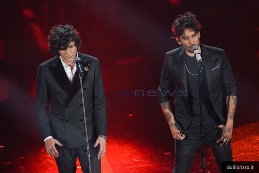 #Sanremo2018 inizia con una "bomba": la canzone di Meta e Moro è davvero inedita? #Sanremo2018 inizia con una "bomba": la canzone di Meta e Moro è davvero inedita?