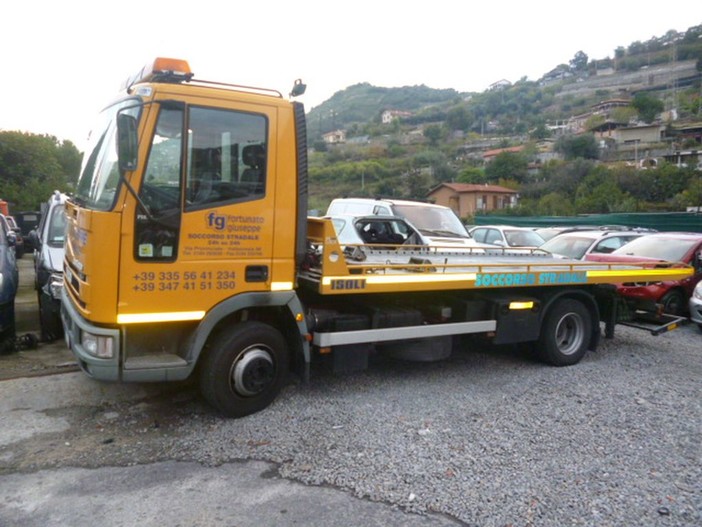 Il tuo veicolo è da demolire? Ci pensa Autodemolizioni Fortunato di Vallecrosia Il tuo veicolo è da demolire? Ci pensa Autodemolizioni Fortunato di Vallecrosia