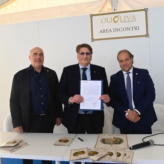 Dal mare alle montagne: firmato a Olioliva il patto per un turismo sostenibile tra Liguria e Piemonte