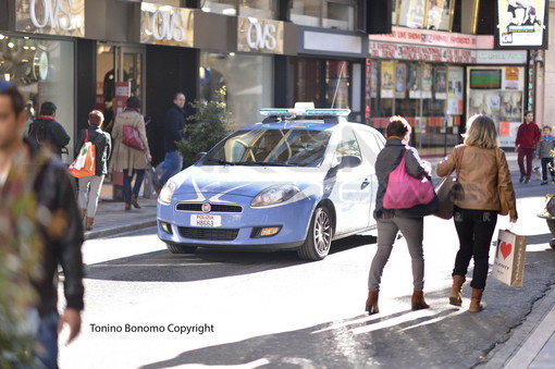 Sanremo: furto di due maglioni all'Oviesse di via Matteotti, fermata una romena di 65 anni