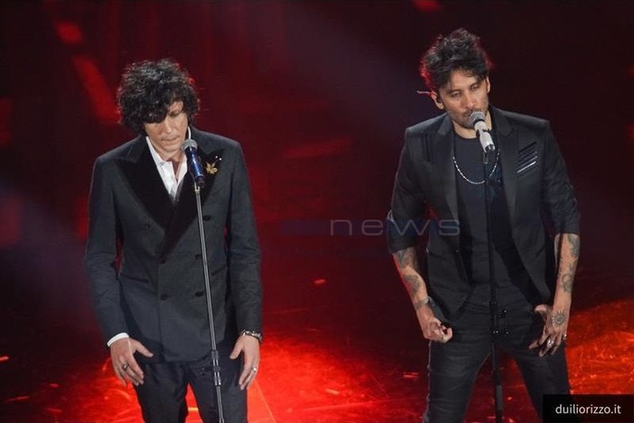 #Sanremo2018 inizia con una "bomba": la canzone di Meta e Moro è davvero inedita? #Sanremo2018 inizia con una "bomba": la canzone di Meta e Moro è davvero inedita?