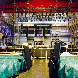 Festival di Sanremo 2016: il Presidente di Raiuno Giancarlo Leone, posta su twitter i lavori alla scenografia