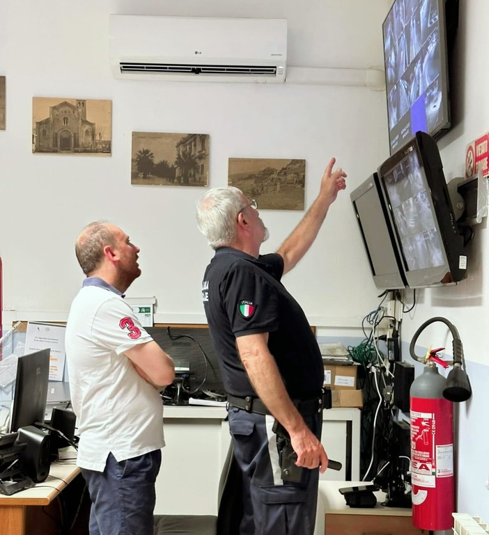 Ventimiglia, scatta l'allerta meteo arancione: il sindaco Di Muro monitora la situazione Ventimiglia, scatta l'allerta meteo arancione: il sindaco Di Muro monitora la situazione