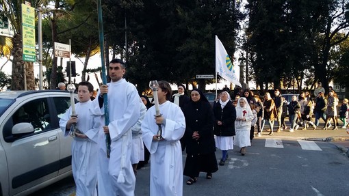 Diano Marina: le foto della celebrazione per Sant'Antonio Abate, tante le persone presenti Diano Marina: le foto della celebrazione per Sant'Antonio Abate, tante le persone presenti