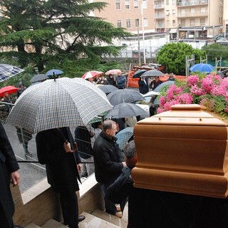 Imperia si è stretta attorno alla famiglia di Claudio Scajola questa mattina ai funerali della madre Maria Vittoria Truini