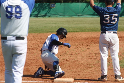 Il Sanremo Baseball apre il 2026 con una vittoria: 15-10 al Cavigal Nizza nel test in notturna