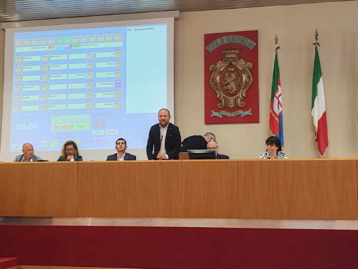 Ventimiglia: il Sindaco Flavio Di Muro "Due contributi in arrivo per le spiagge e la pulizia della città" Ventimiglia: il Sindaco Flavio Di Muro "Due contributi in arrivo per le spiagge e la pulizia della città"