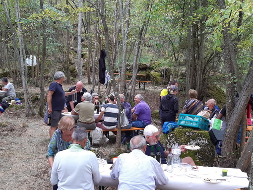 Rezzo: a Lavina, giornata conviviale di raccolta fondi per restauro della Chiesetta dedicata a San Bernardo Rezzo: a Lavina, giornata conviviale di raccolta fondi per restauro della Chiesetta dedicata a San Bernardo