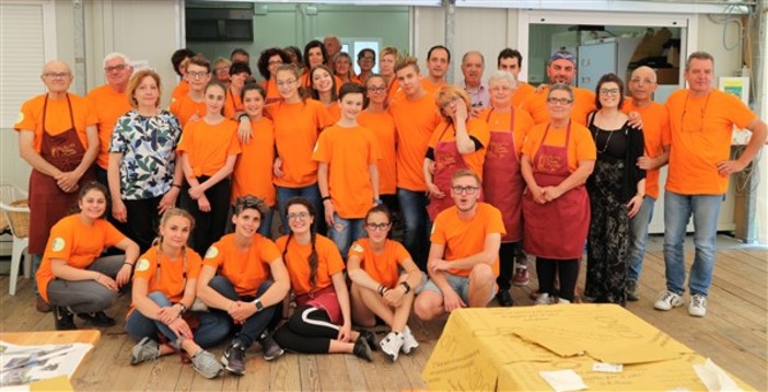 Rocchetta di Cengio (Savona): grande festa per il Moco in fiore e ... la cipolla egiziana ligure