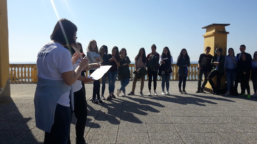 Sanremo: gli studenti dell’istituto francese di Albì ospiti dei ragazzi della classe 4E del Liceo GD Cassini Sanremo: gli studenti dell’istituto francese di Albì ospiti dei ragazzi della classe 4E del Liceo GD Cassini