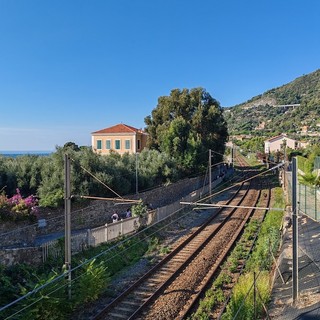 Ventimiglia, crolla muro sulla Romana a Latte: strada chiusa al traffico
