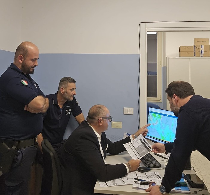 Allerta meteo arancione a Vallecrosia al Mare, Perri: "La sicurezza dei cittadini è la nostra priorità" Allerta meteo arancione a Vallecrosia al Mare, Perri: "La sicurezza dei cittadini è la nostra priorità"