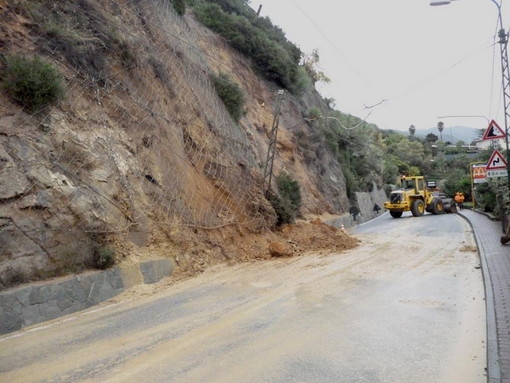 Bordighera: frana sull'Aurelia a Madonna della Ruota, circolazione interrotta sulla Statale