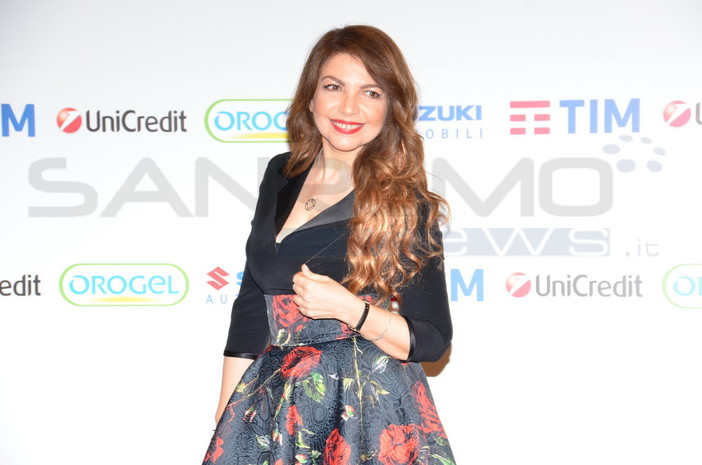Cristina D'Avena: un mito senza tempo, acclamatissima qui a #Sanremo2016 (video) Cristina D'Avena: un mito senza tempo, acclamatissima qui a #Sanremo2016 (video)