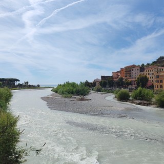 Ventimiglia chiede un contributo per mettere in sicurezza gli argini del fiume Roia Ventimiglia chiede un contributo per mettere in sicurezza gli argini del fiume Roia