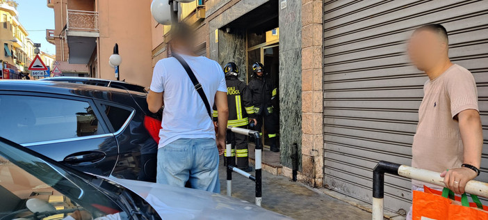 Sospetta fuga gas a Sanremo: intervento dei vigili del fuoco in un palazzo Sospetta fuga gas a Sanremo: intervento dei vigili del fuoco in un palazzo