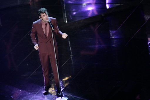 Festival 2013: Marco Mengoni con L'Essenziale trionfa a Sanremo