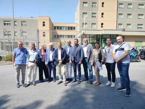 Forza Italia in visita al carcere di Sanremo: “Servono più agenti e meno sovraffollamento” (Video) Forza Italia in visita al carcere di Sanremo: “Servono più agenti e meno sovraffollamento” (Video)