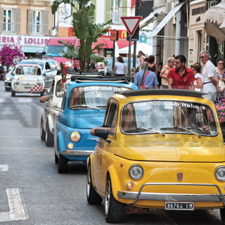 Una precedente sfilata delle 500 a Sanremo