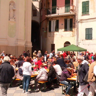 Ceriana: ottima affluenza di visitatori alla Festa di Primavera 2013 di oggi. Le foto