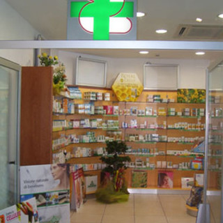 Ventimiglia: presidio di Arcigay aderisce all'iniziativa "fallo protetto", presso il Centro Commerciale di Roverino