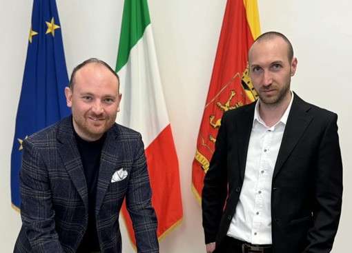 Sistema di videosorveglianza, siglato il contratto: Ventimiglia avrà 130 nuove telecamere (Foto) Sistema di videosorveglianza, siglato il contratto: Ventimiglia avrà 130 nuove telecamere (Foto)