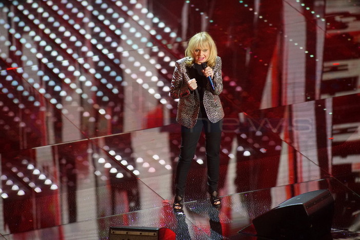 #Sanremo2017, premio alla carriera per Rita Pavone: "E' per tutti voi che mi avete sostenuta"
