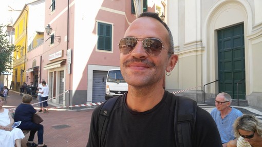 Imperia: flash mob da parte di alcuni attivisti contro l'ordinanza anti accattonaggio