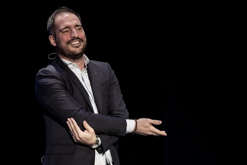 Sanremo: giovedì al Teatro Ariston nuovo appuntamento con la comicità di Filippo Caccamo