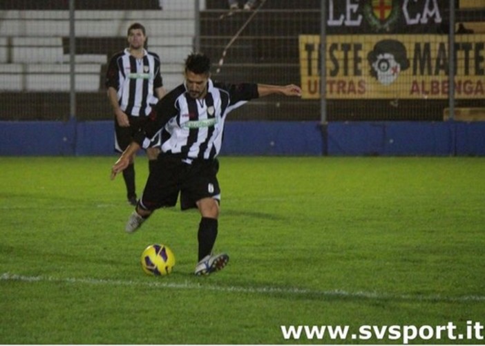 Calcio: Albenga, la Carlin's non fa paura. Parla Capitan Licata: "In settimana abbiamo pensato solo a noi stessi" Calcio: Albenga, la Carlin's non fa paura. Parla Capitan Licata: "In settimana abbiamo pensato solo a noi stessi"