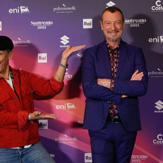 Sanremo 2024, Fiorello all’Ariston per la finale del Festival: “Sarà l’ultima volta sul palco insieme ad Amadeus”