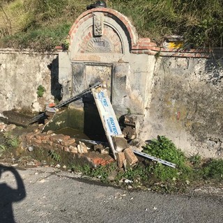 Castelvittorio: auto del rally distrugge una fontana del 1920, l'organizzazione "Rifonderemo tutti i danni"