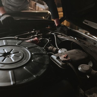 Motore acquistato online e mai consegnato: denuncia per presunta truffa dopo bonifico da 2.290 euro