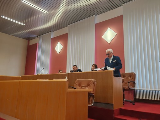 Ventimiglia: Gaetano Scullino in consiglio "Sono stati aggredito da un ambulante a Bordighera"