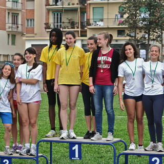 Sanremo: ai giochi studenteschi di atletica, medaglia d'oro per 4 studentesse della Dante Alighieri Sanremo: ai giochi studenteschi di atletica, medaglia d'oro per 4 studentesse della Dante Alighieri
