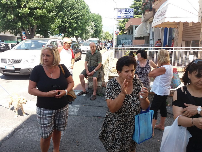 Ventimiglia: esasperati i residenti delle Gianchette, si dimette il Presidente del Comitato, Vescovo: “Tutta la mia comprensione” Ventimiglia: esasperati i residenti delle Gianchette, si dimette il Presidente del Comitato, Vescovo: “Tutta la mia comprensione”