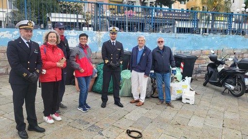 Sanremo, il mare torna al centro: spiagge e Porto Vecchio ripuliti nella Giornata del Mare
