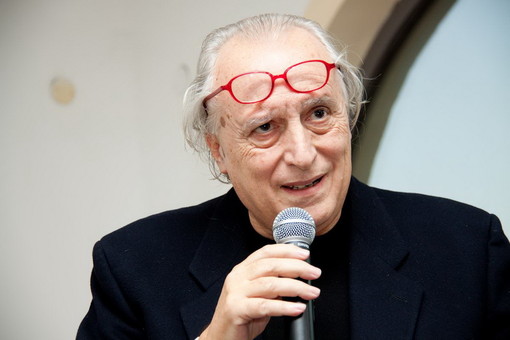 Ospedaletti: sabato prossimo alla biblioteca civica l'incontro 'E' tempo di libri' con Giuseppe Conte Ospedaletti: sabato prossimo alla biblioteca civica l'incontro 'E' tempo di libri' con Giuseppe Conte