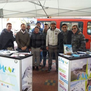 Comune di Ventimiglia e Limone Piemonte insieme per promuovere la stagione sciistica, gazebo in via della Repubblica